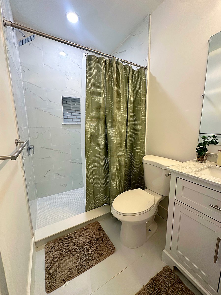 Full Bathroom
