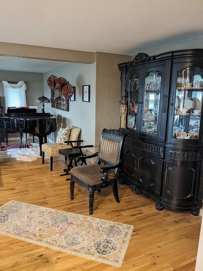 Dining table and Hutch