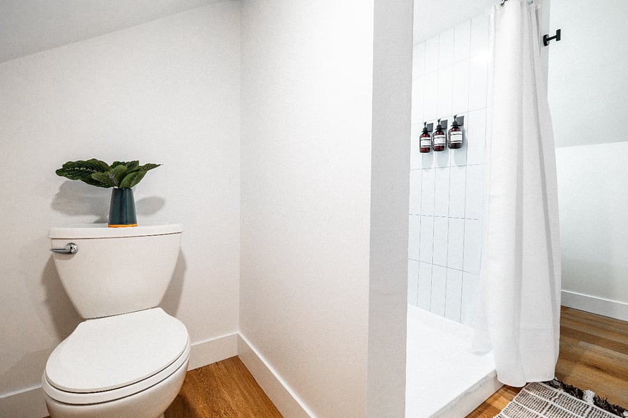Full bathroom 1 - Toilet