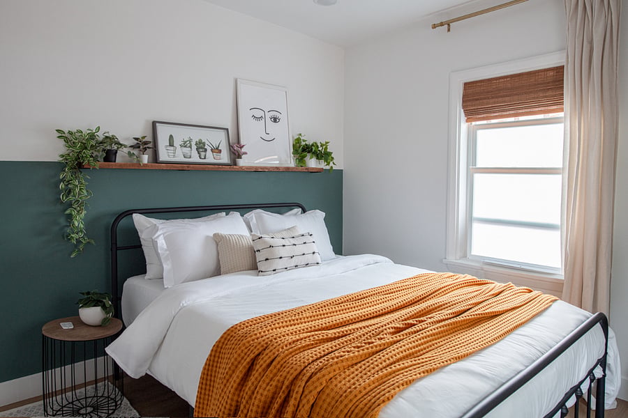 Bedroom 2 - Queen bed