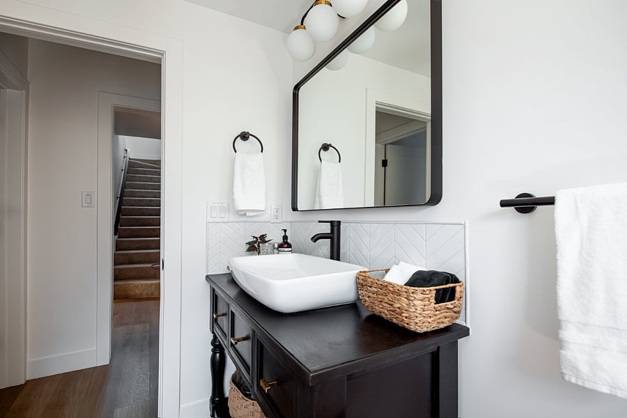 Full bathroom 2