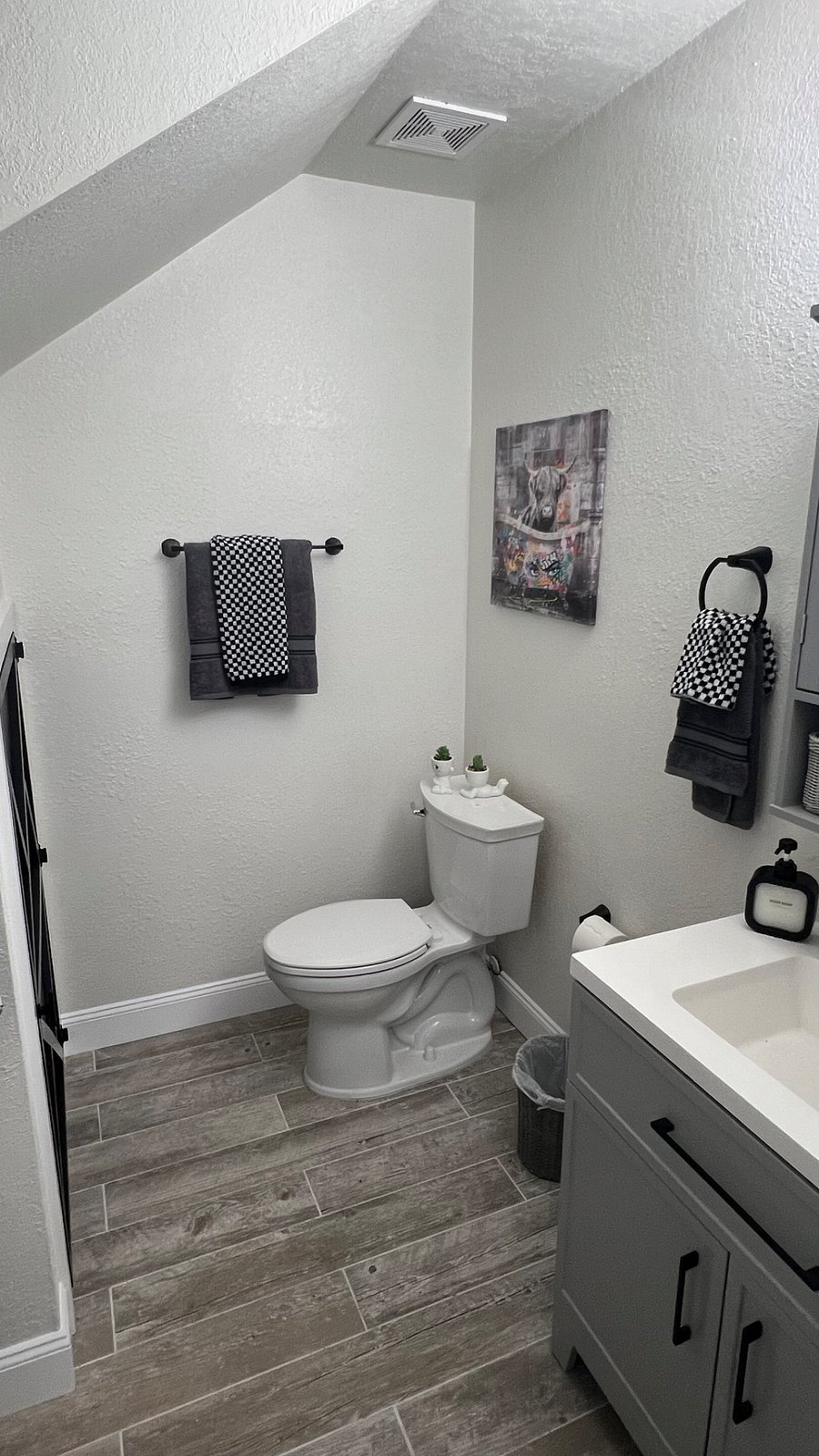 Downstairs full bath