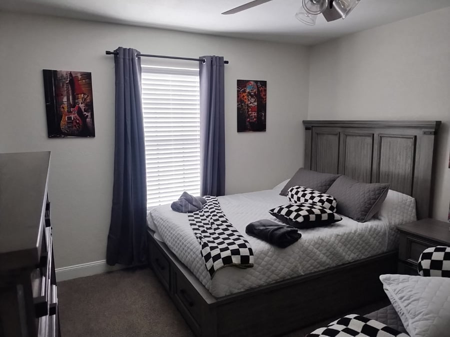 Bedroom 2
2 queen beds
Blackout curtains