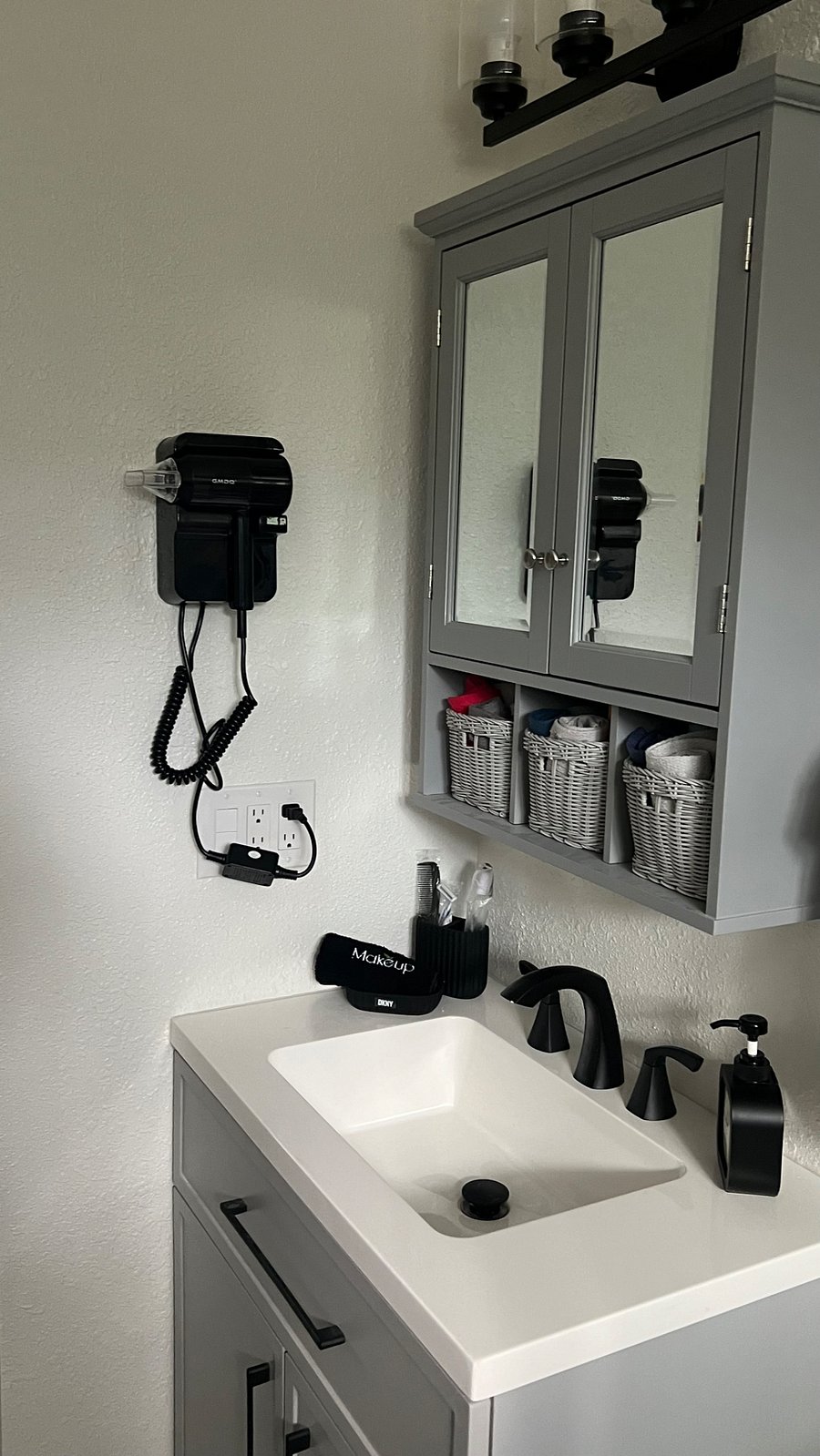 Upstairs full bath