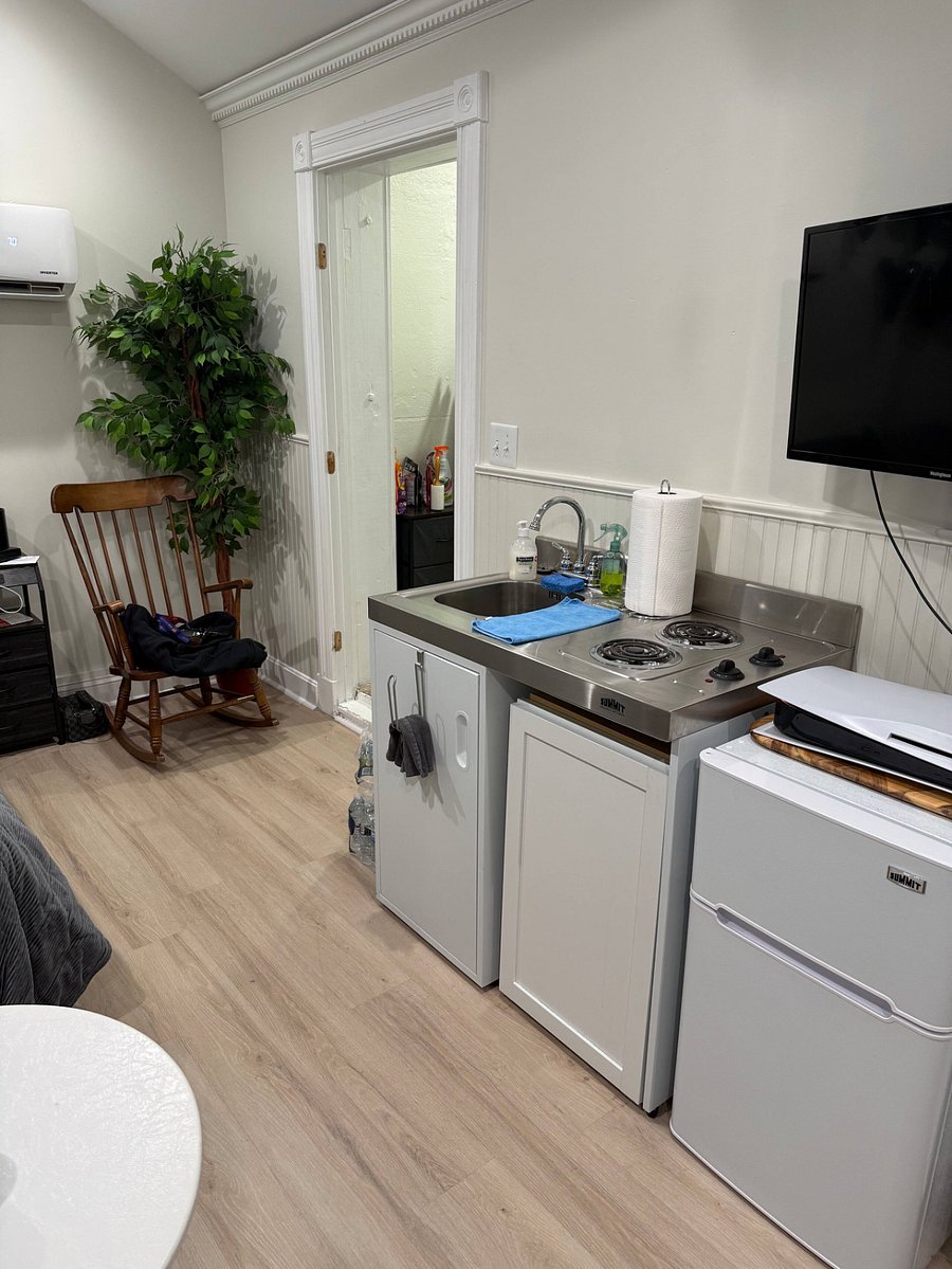 Great kitchenette area