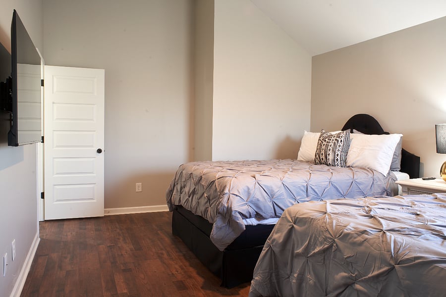 Bedroom 4
2 Queen Beds 