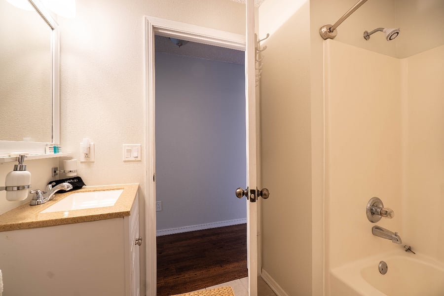 Furnished Finder property 739899_1 photo 16