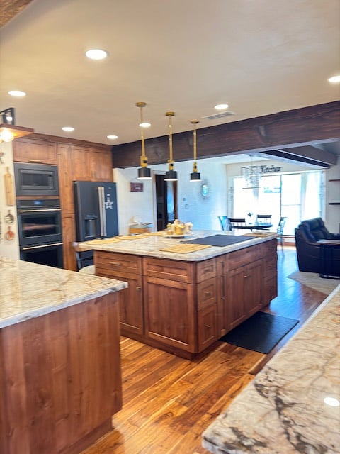 LUXURY APPLIANCES WITH THREE OVENS