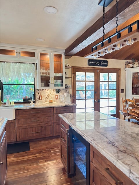 FRENCH DOORS TO BACK POOL
