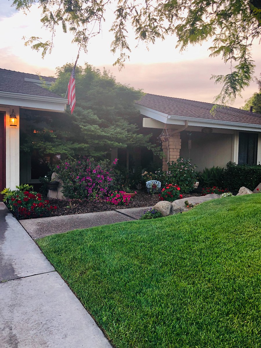 FRONT HOUSE