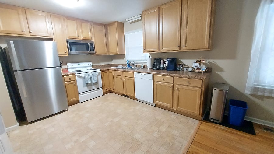 Well outfitted kitchen