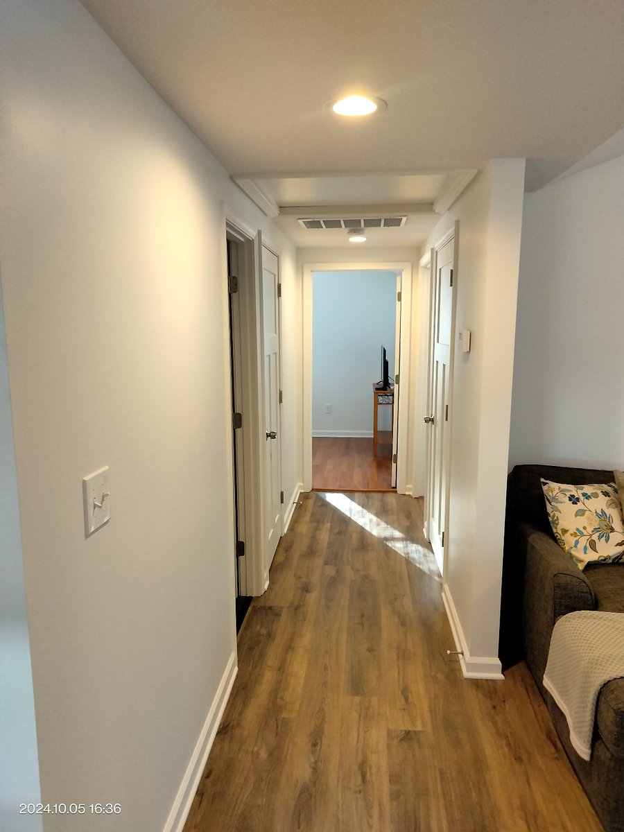 Hallway towards bedrooms.