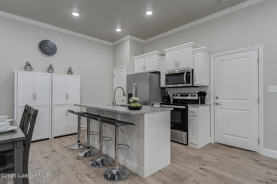 Furnished Finder property 740240_1 photo 1