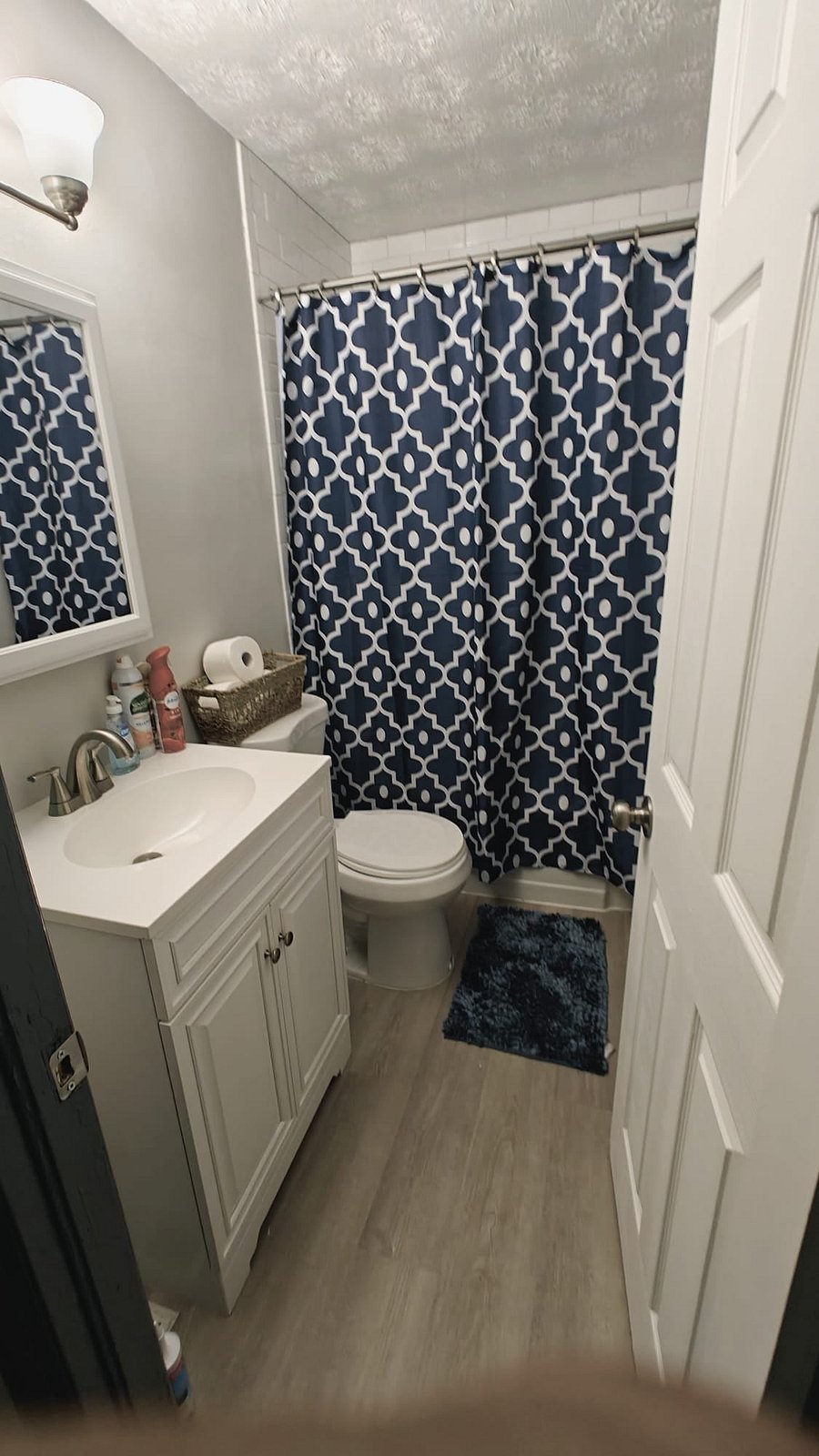 1st Floor Bath