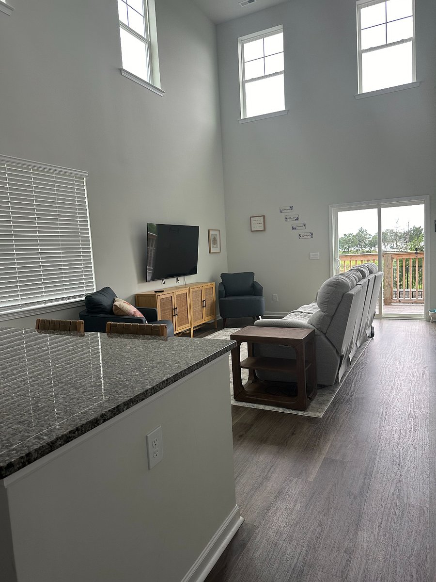 Furnished Finder property 740566_1 photo 2