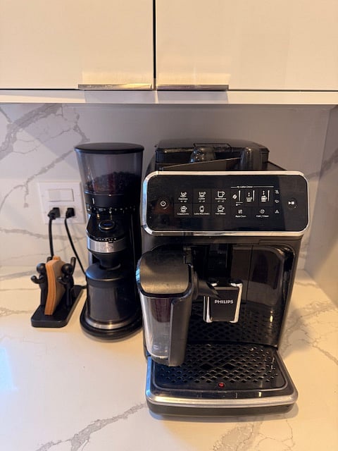 Phillips3200 Series Fully Automatic Espresso Machine 