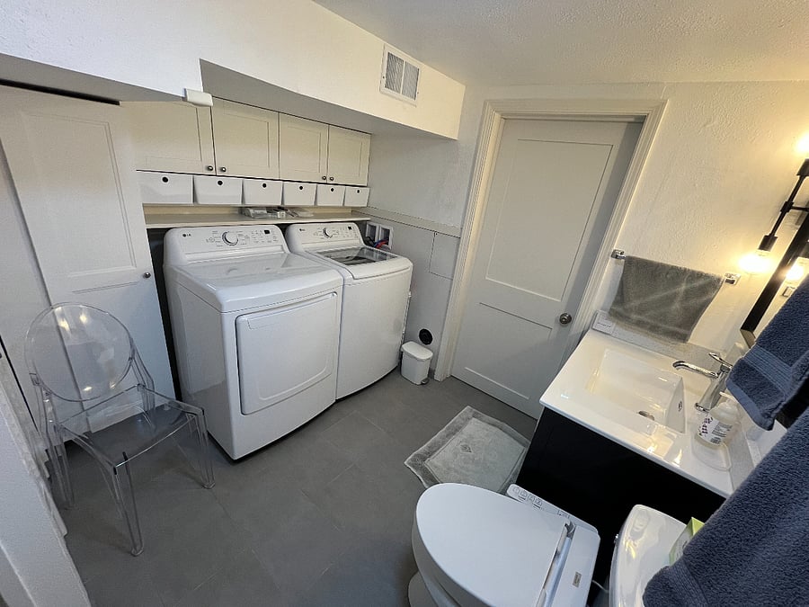 Full sized in unit laundry
