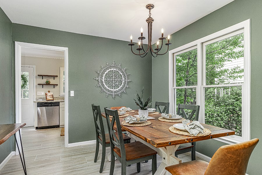 Dining area - seats 6