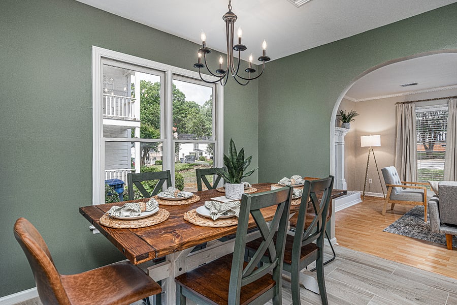 Dining area - seats 6