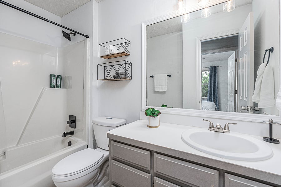 Hall Bath - between Bedrooms 2 & 3