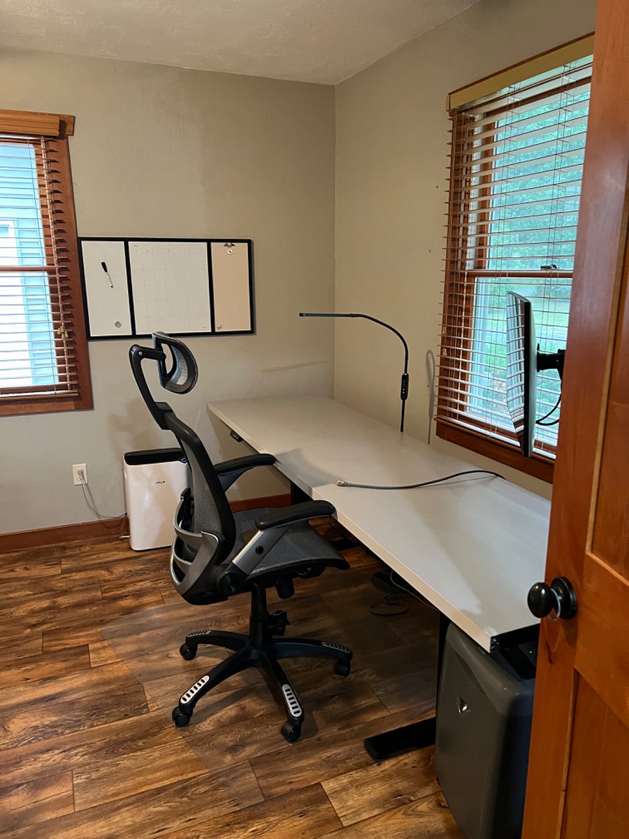 Adjustable electric desk