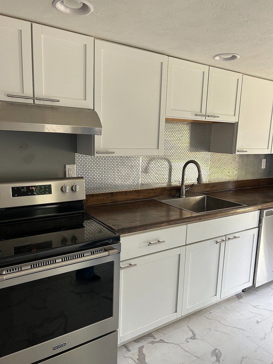 full kitchen