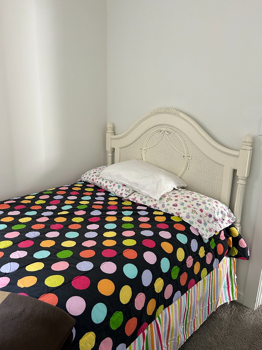 main floor bed room full size 