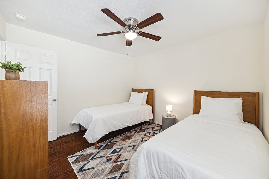 Comfy twin bedroom