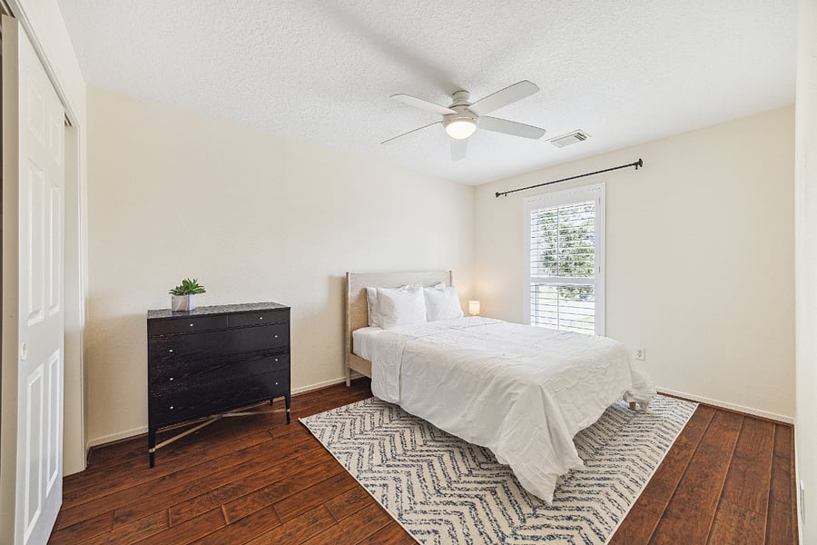 Spacious and elegant queen bedroom