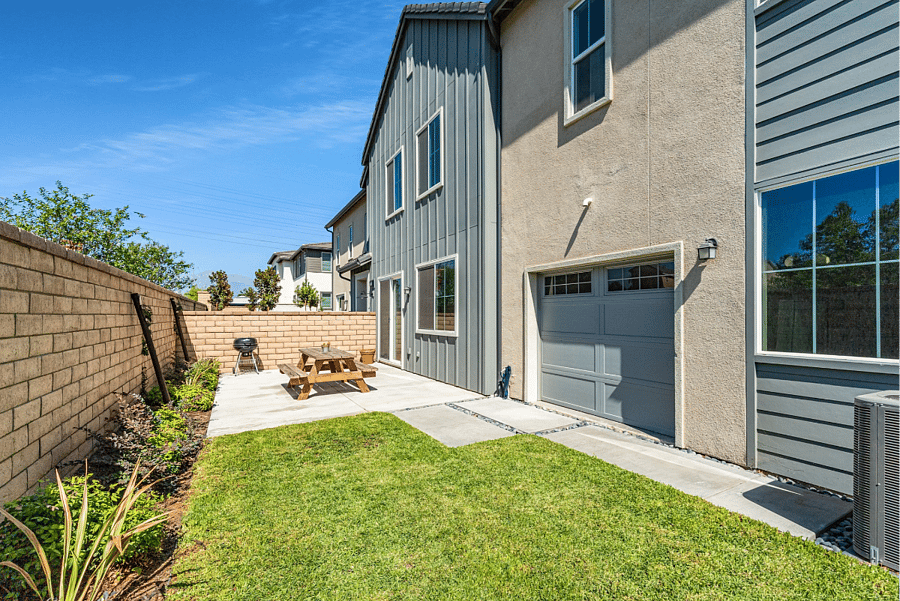Private Fully Fence Backyard with Access to Living Room and Garage