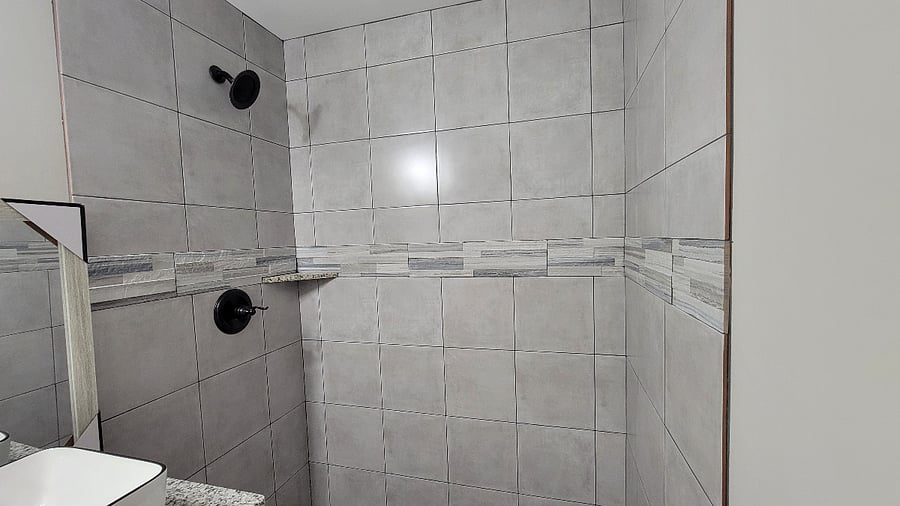 Main bathroom shower