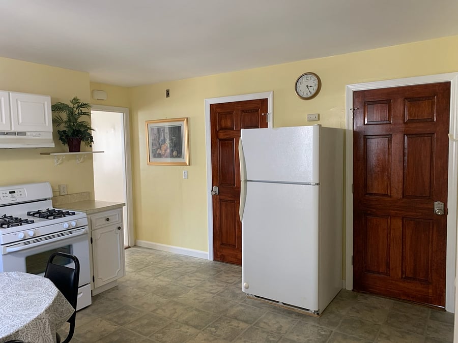 Dine-in kitchen.
