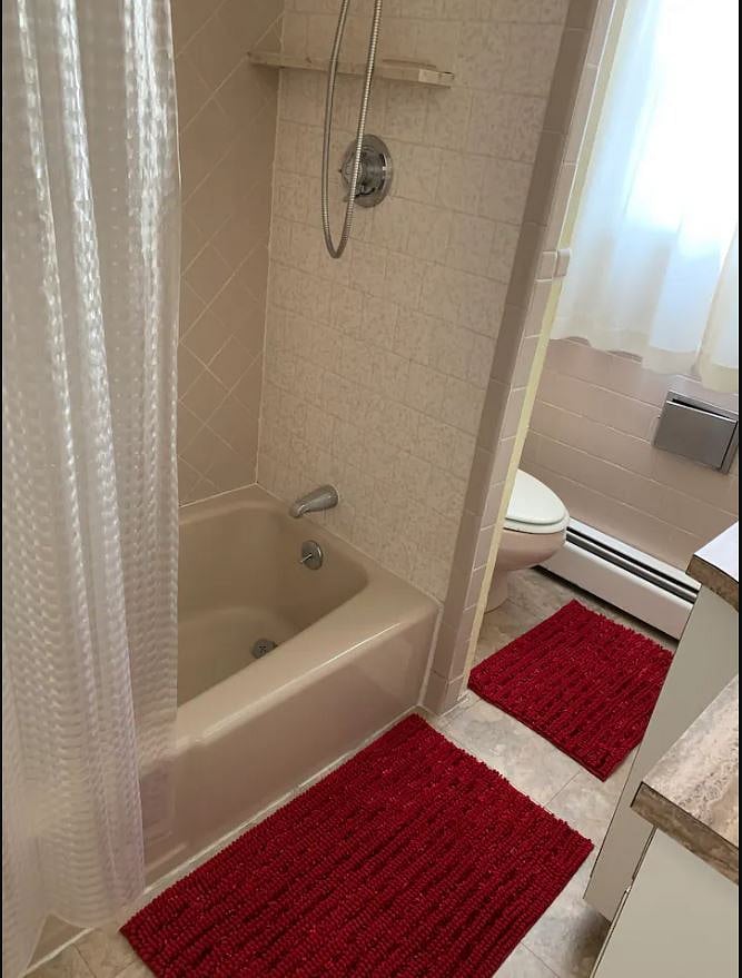 Bathroom shower/tub