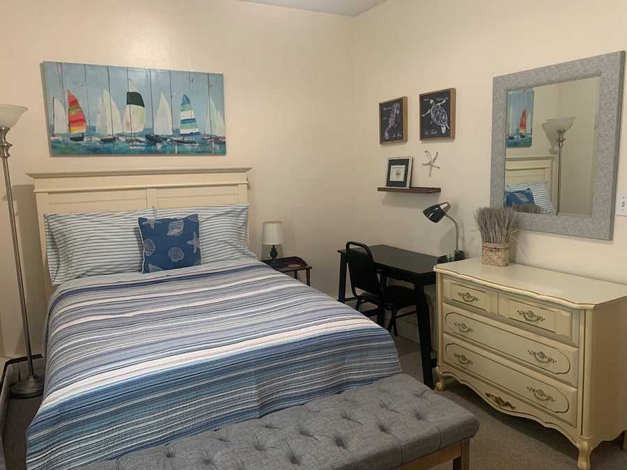 Bedroom "Right"