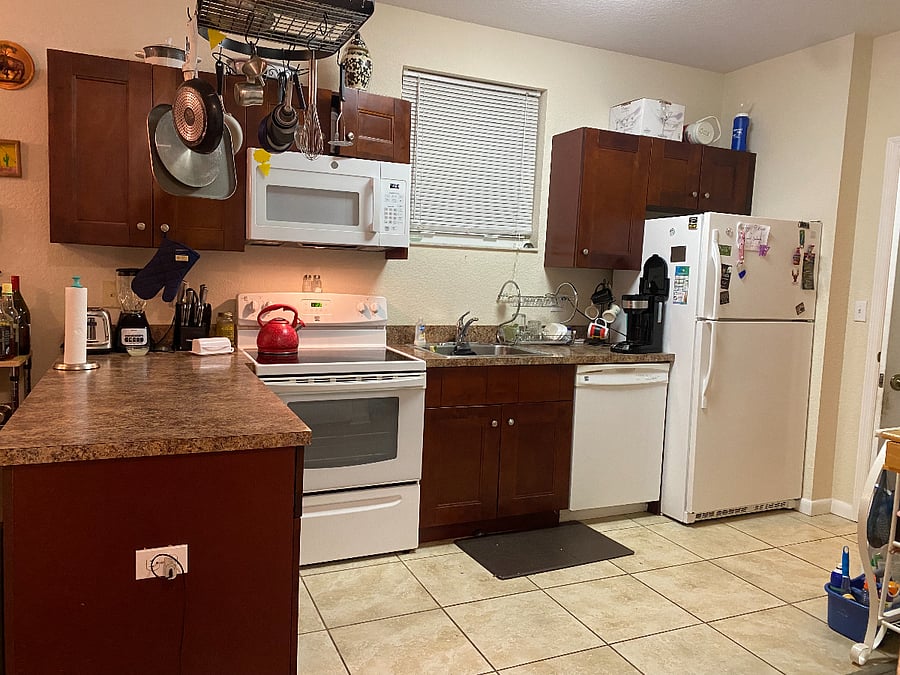 Fully equipped kitchen
