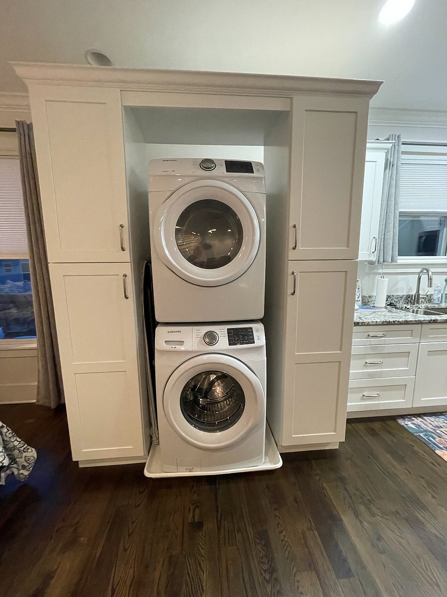 Washer/dryer stack