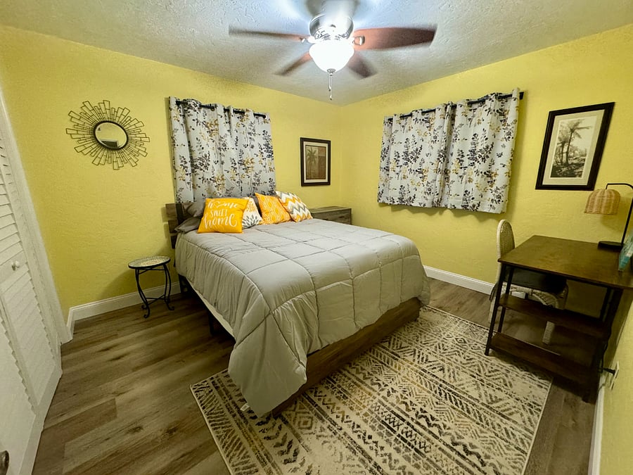 Bright 2nd Bedroom with Desk