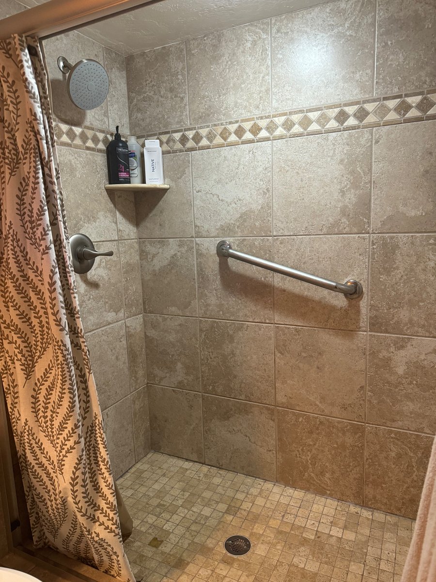 En suite shower 