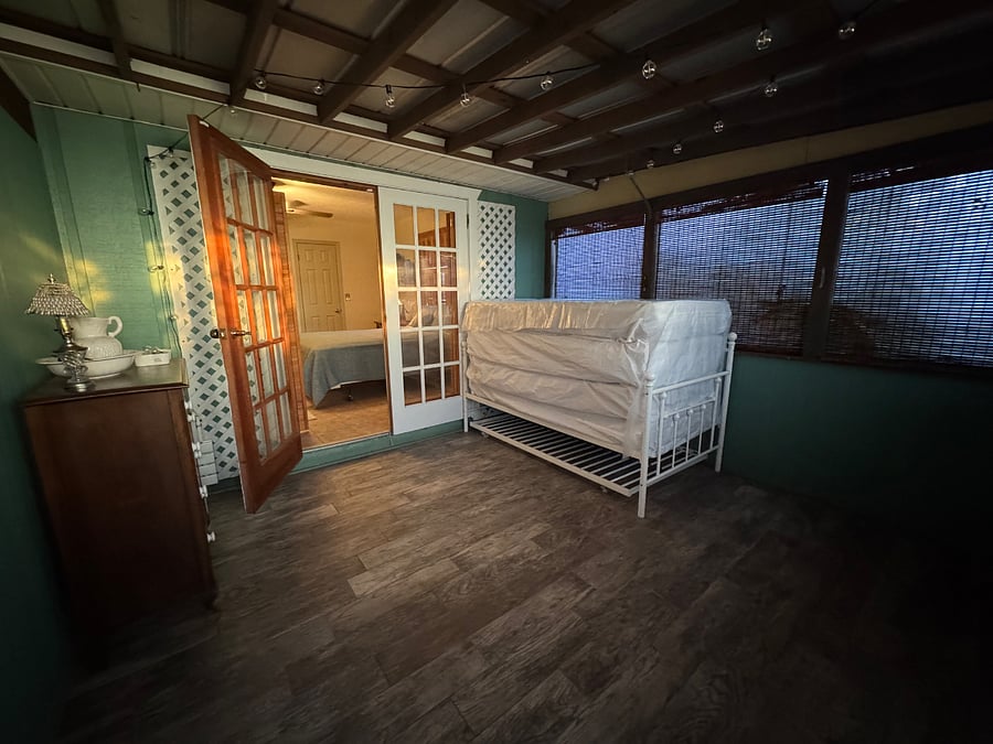 Outdoor sleeping area with 2 twin beds