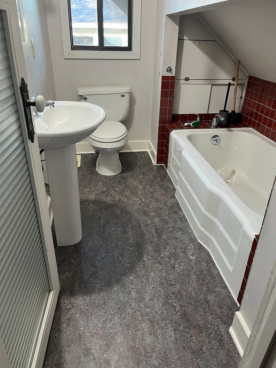 Upstairs bathroom