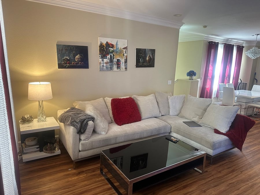 Living Room w/coffee table + Smart TV