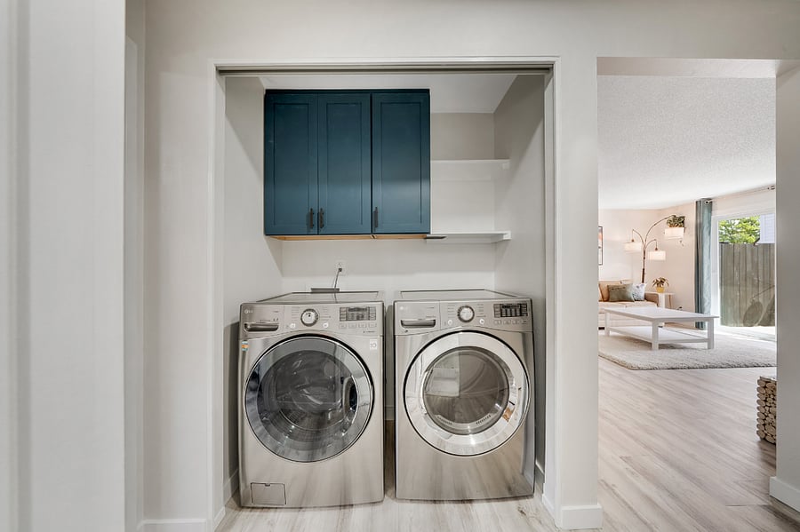 In unit full sized washer & dryer