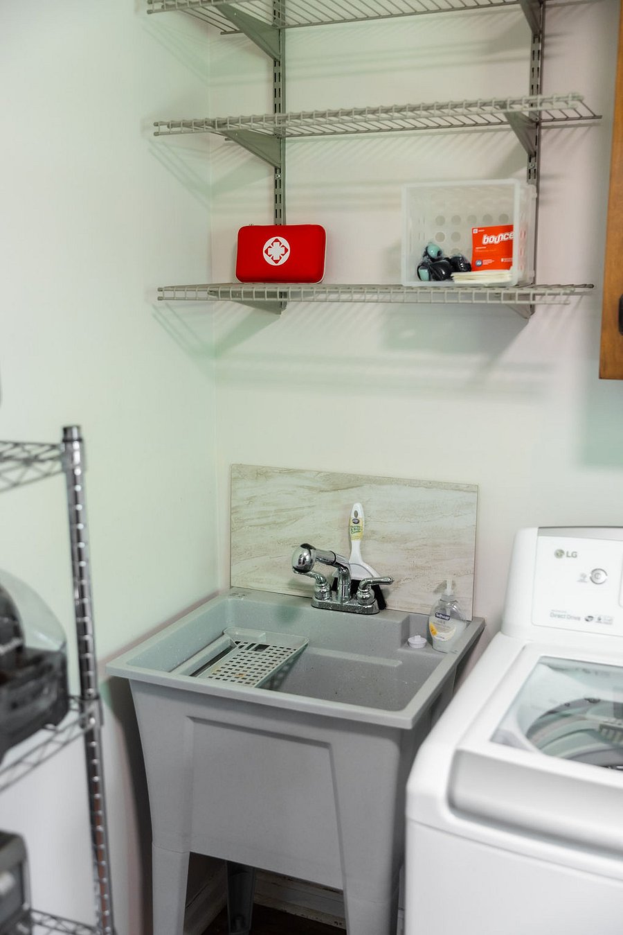 Utility sink