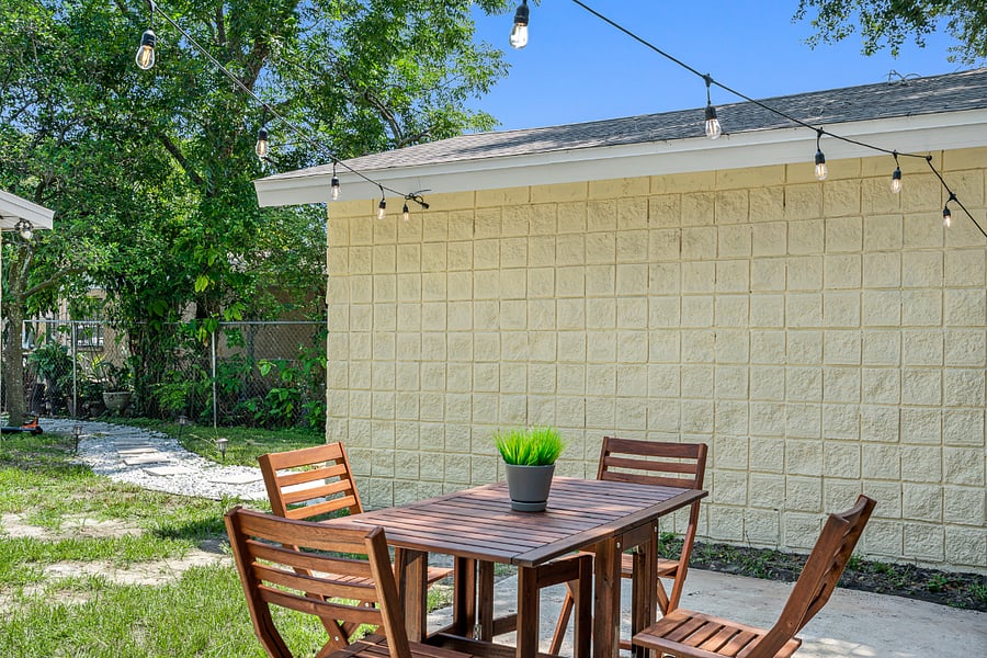 Enjoy the wonderful Florida temperatures on the outdoor patio.