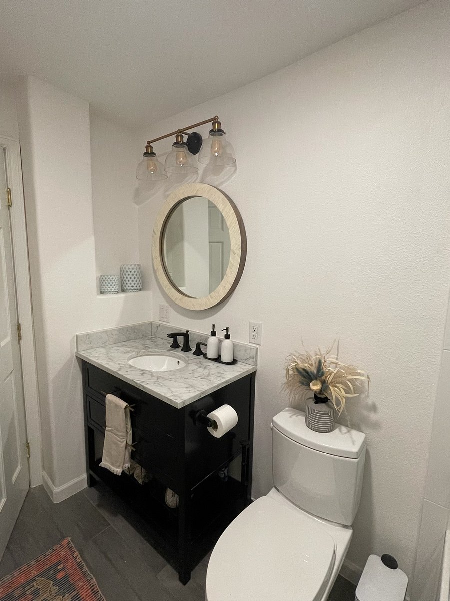 Newly Remodeled bath. Photo 3