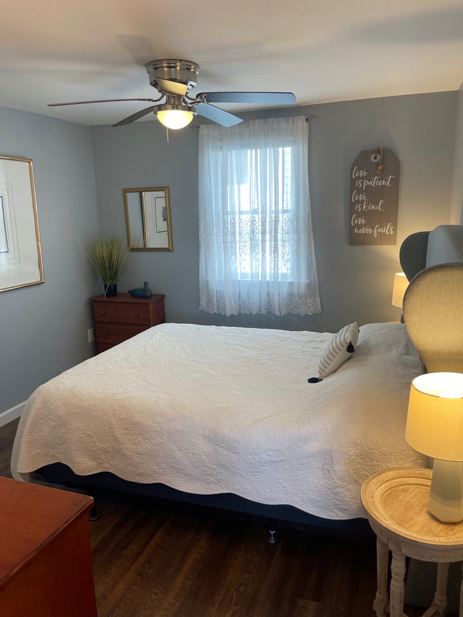Bedroom 2, Queen