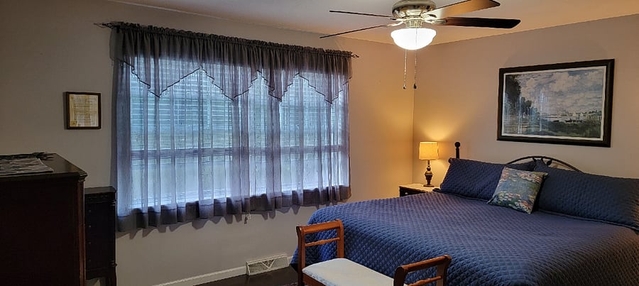 Master Bedroom - comfortable King size bed