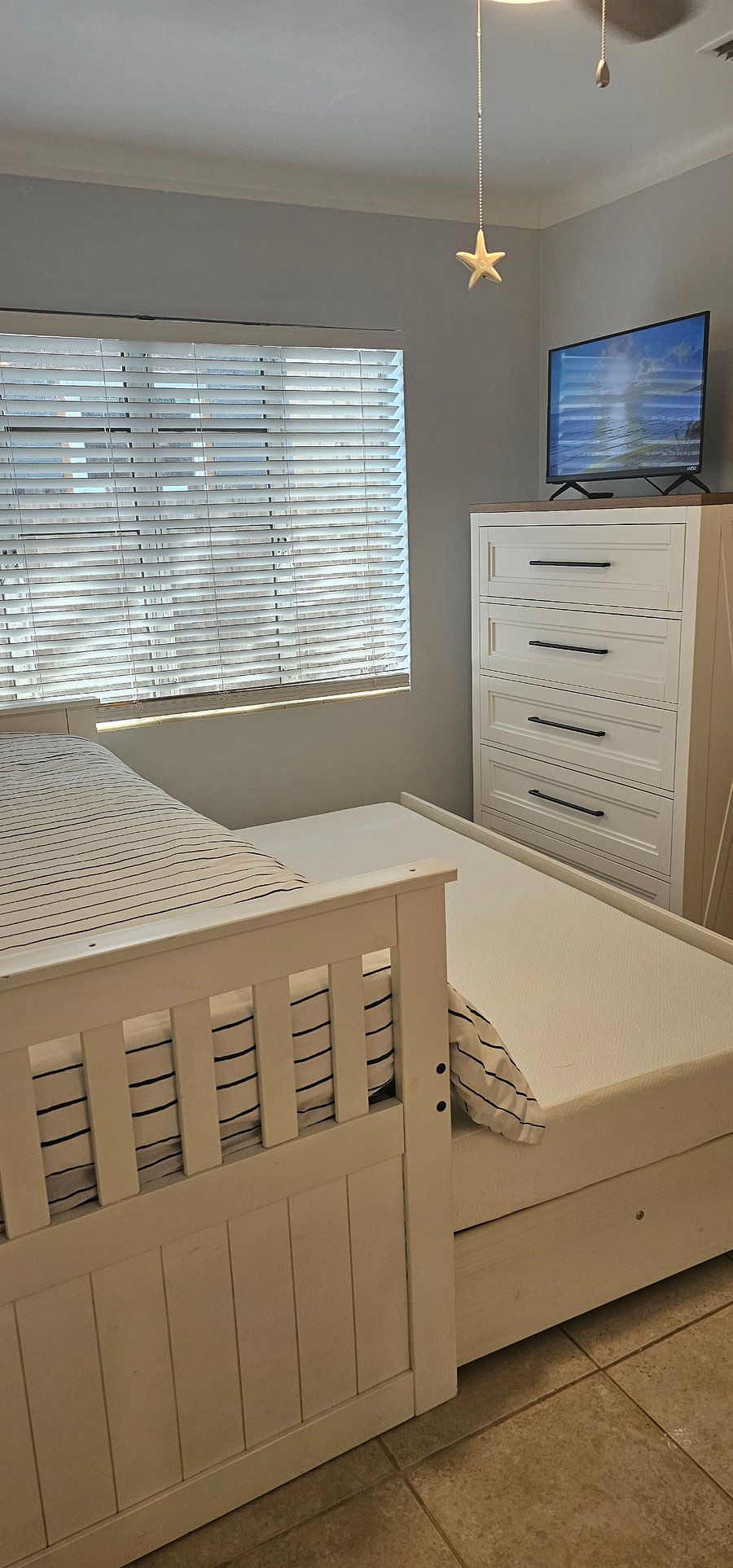2nd Bedroom, Daybed with Trundle