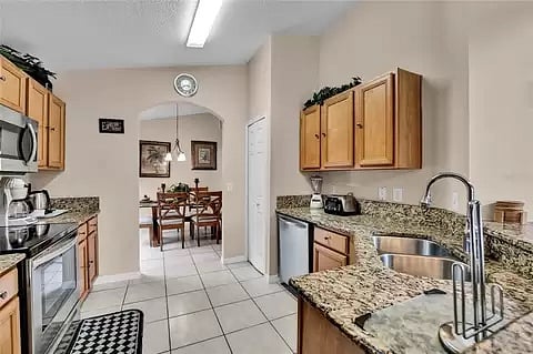 Furnished Finder property 742084_1 photo 11