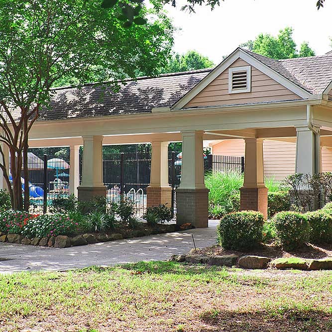 Community Pool in Walking Distance
